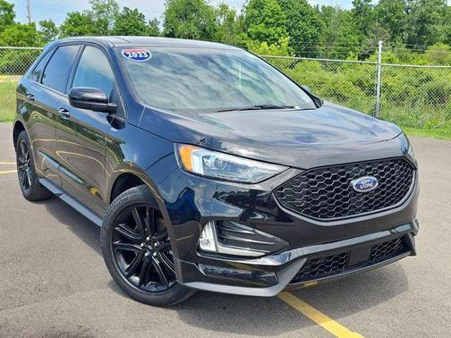 Black Metallic 2023 Ford Edge ST Line