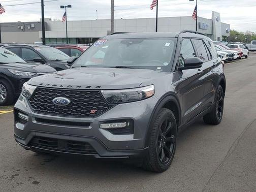 Gray Metallic 2023 Ford Explorer ST