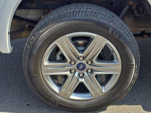 Oxford White 2019 Ford F-150 XLT