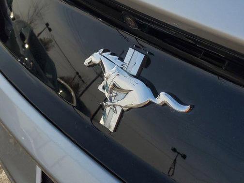 2016 Ford Mustang V6