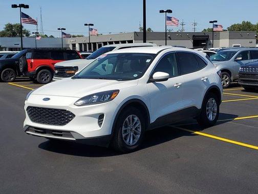 2020 Ford Escape SE