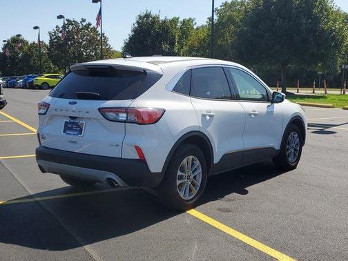 2020 Ford Escape SE