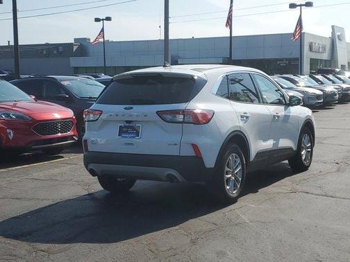 2020 Ford Escape SE