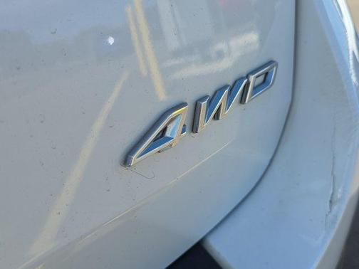 White Metallic 2023 Ford Explorer XLT