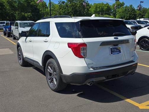 White Metallic 2023 Ford Explorer XLT