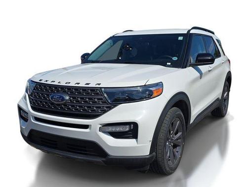 White Metallic 2023 Ford Explorer XLT