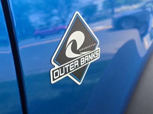 Blue Metallic 2022 Ford Bronco Outer Banks