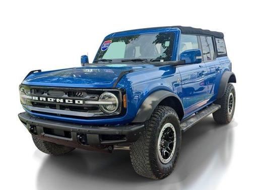 Blue Metallic 2022 Ford Bronco Outer Banks