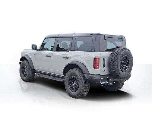 Avalanche Gray 2026 Ford Bronco Badlands