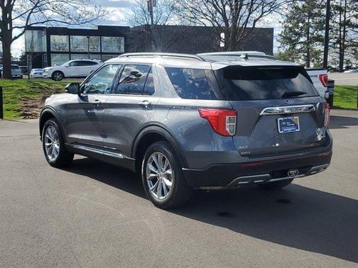 Carbonized Gray Metallic 2024 Ford Explorer XLT