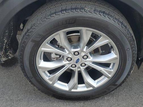 Carbonized Gray Metallic 2024 Ford Explorer XLT