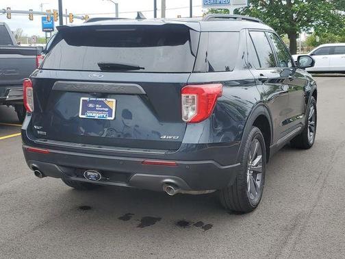 Blue Metallic 2023 Ford Explorer XLT