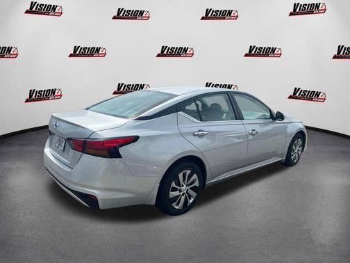 2022 Nissan Altima S FWD
