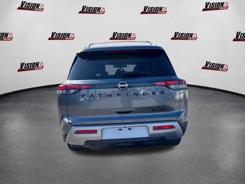 2025 Nissan Pathfinder SL 4WD