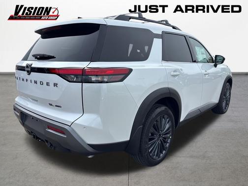 Everest White Pearl Tricoat 2026 Nissan Pathfinder SL