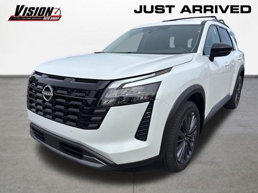Everest White Pearl Tricoat 2026 Nissan Pathfinder SL
