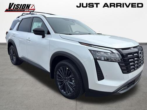 Everest White Pearl Tricoat 2026 Nissan Pathfinder SL