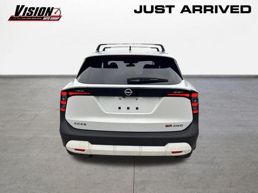 2026 Nissan Kicks SR