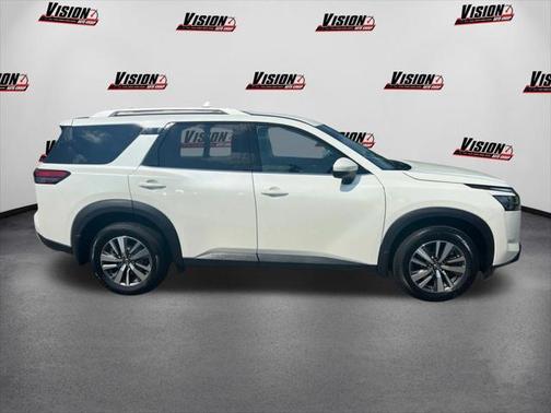 2024 Nissan Pathfinder SL 4WD