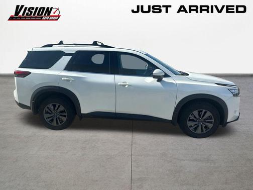 2024 Nissan Pathfinder SV 4WD