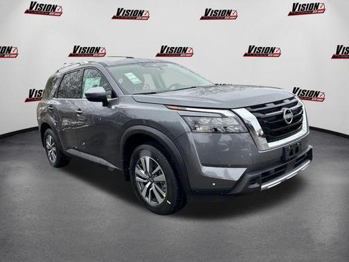 2025 Nissan Pathfinder SL 4WD
