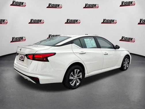 2025 Nissan Altima S FWD