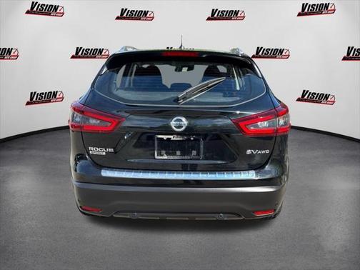 2022 Nissan Rogue Sport SV