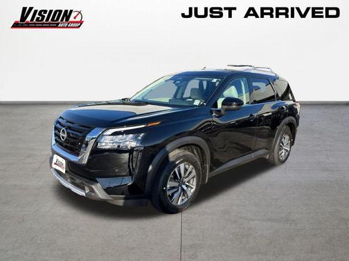 2025 Nissan Pathfinder SL 4WD