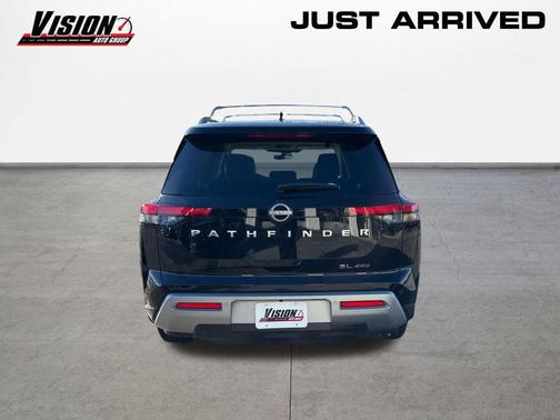 2025 Nissan Pathfinder SL 4WD