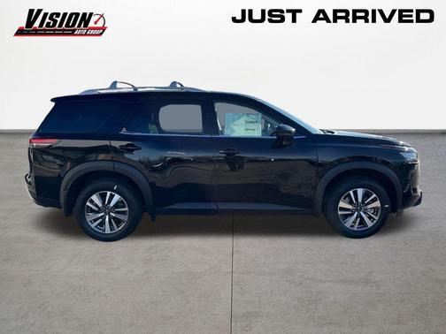 2025 Nissan Pathfinder SL 4WD