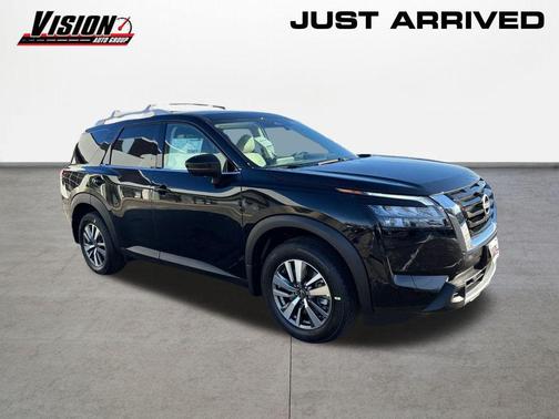 2025 Nissan Pathfinder SL 4WD