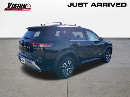 2025 Nissan Pathfinder SL 4WD