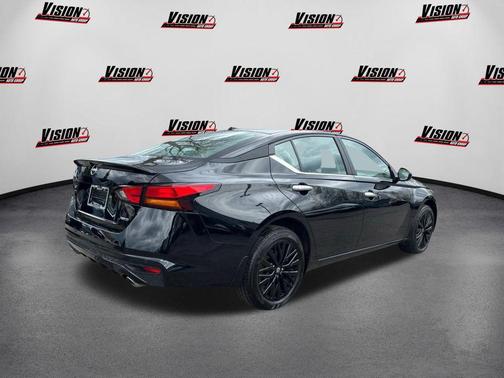 Super Black 2025 Nissan Altima 2.5 SV