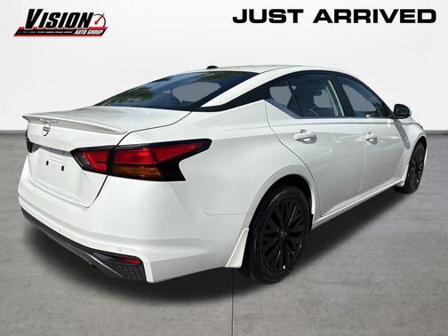 Pearl White Tricoat 2026 Nissan Altima 2.5 SV