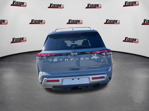 2025 Nissan Pathfinder Platinum 4WD