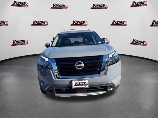 2025 Nissan Pathfinder Platinum 4WD