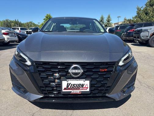 Gun Metallic/Super Black 2026 Nissan Altima SR FWD