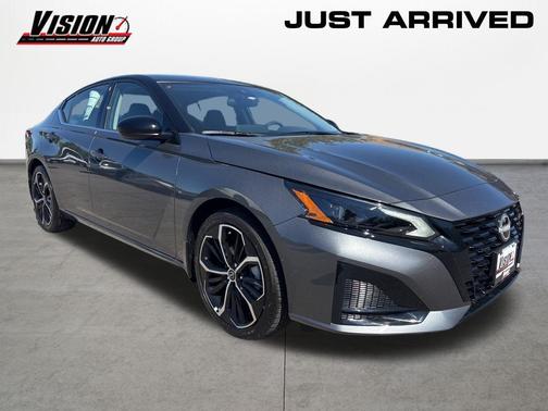 Gun Metallic/Super Black 2026 Nissan Altima SR FWD
