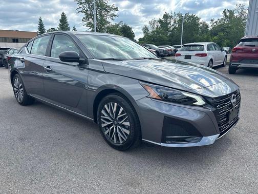 Gun Metallic 2026 Nissan Altima 2.5 SV
