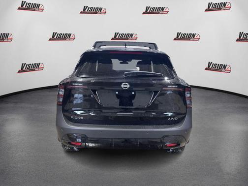 Super Black 2026 Nissan Kicks SV