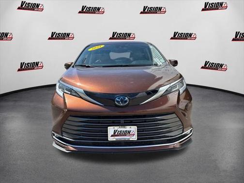 2021 Toyota Sienna Limited 7-Passenger