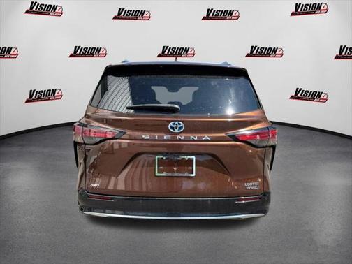 2021 Toyota Sienna Limited 7-Passenger
