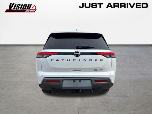 Everest White Pearl Tricoat 2026 Nissan Pathfinder SL