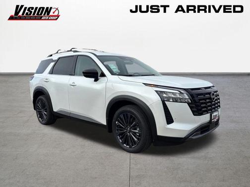 Everest White Pearl Tricoat 2026 Nissan Pathfinder SL