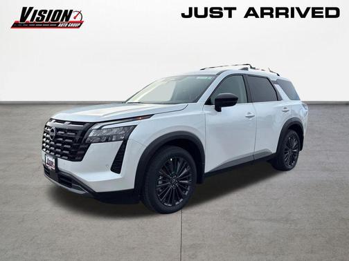 Everest White Pearl Tricoat 2026 Nissan Pathfinder SL