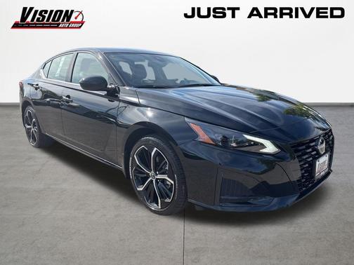 Super Black Clearcoat 2026 Nissan Altima SR AWD