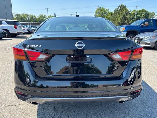 Super Black Clearcoat 2026 Nissan Altima 2.5 SV