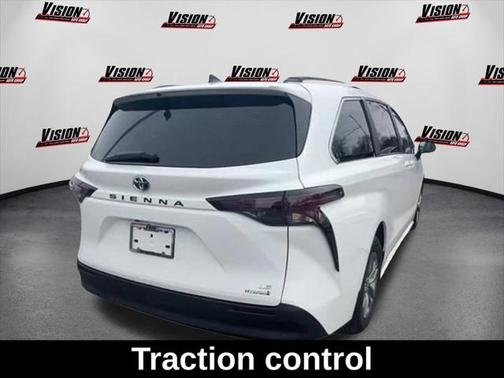 2024 Toyota Sienna LE