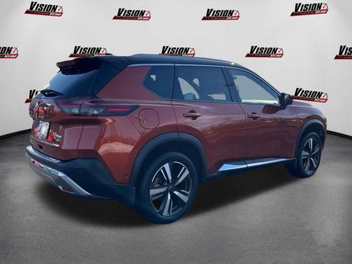 Sunset Drift Chromaflair/Super Black 2023 Nissan Rogue Platinum