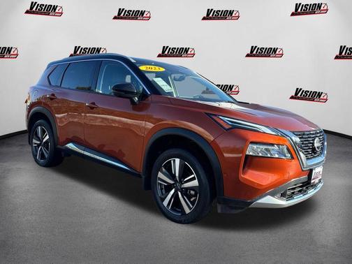 Sunset Drift Chromaflair/Super Black 2023 Nissan Rogue Platinum